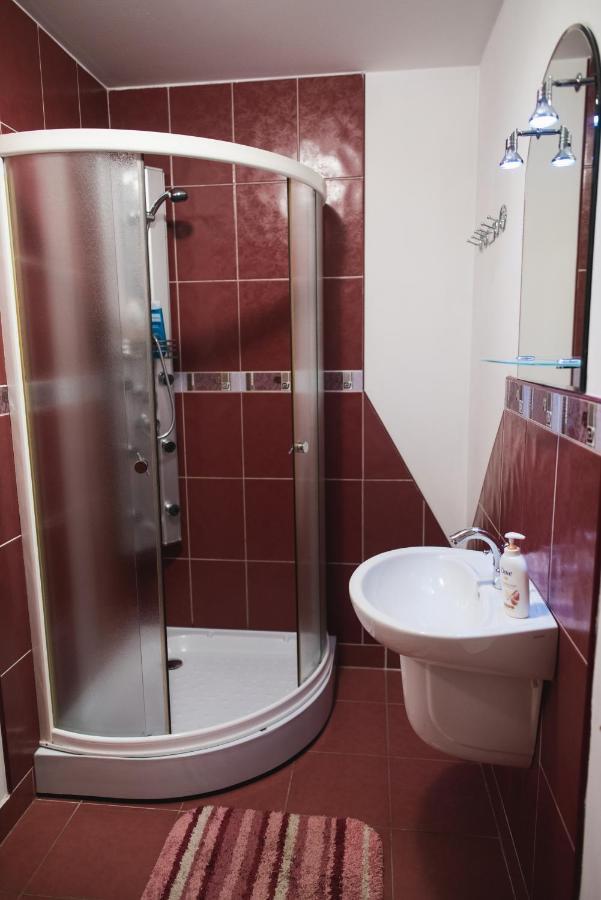 Smb Holiday Apartment Braşov Buitenkant foto
