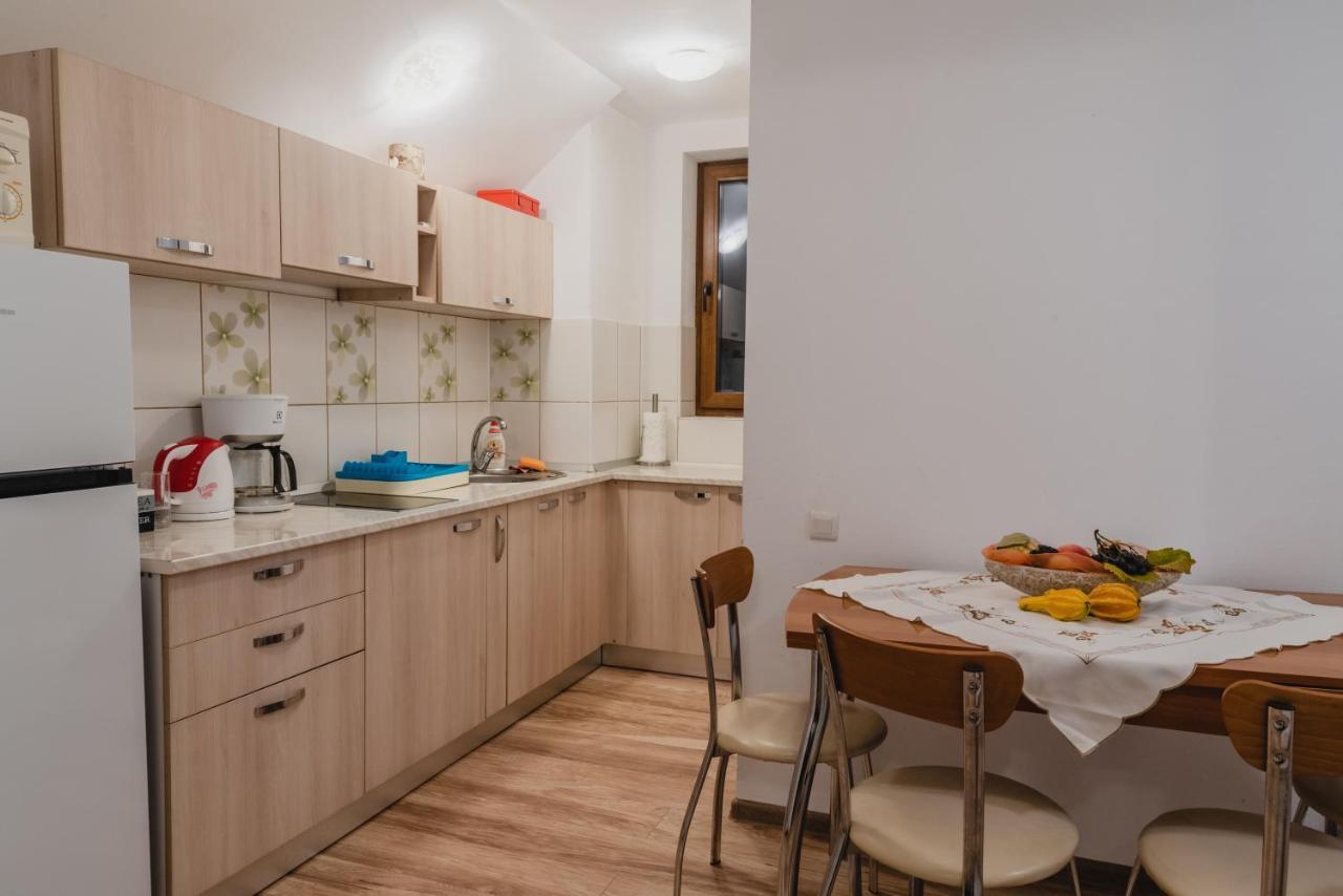 Smb Holiday Apartment Braşov Buitenkant foto