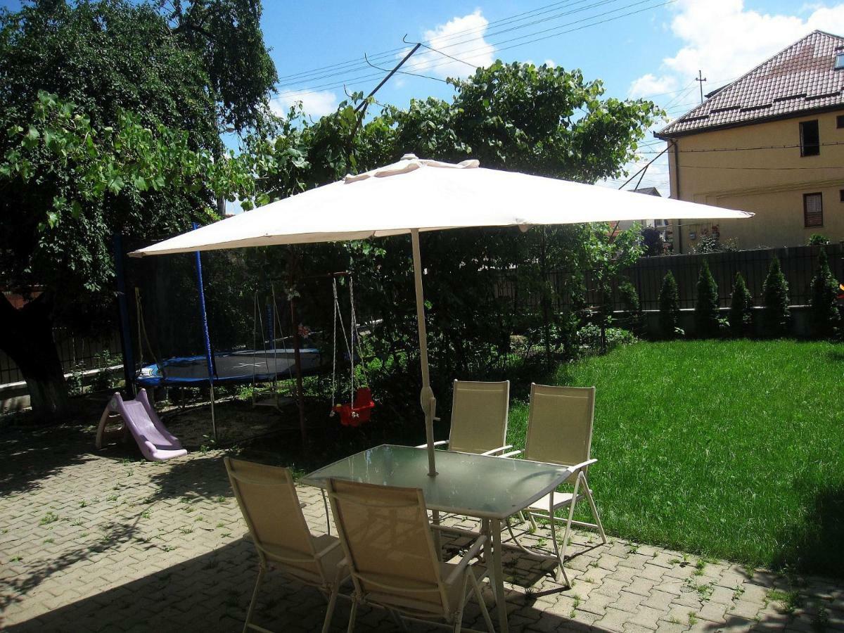 Smb Holiday Apartment Braşov Buitenkant foto