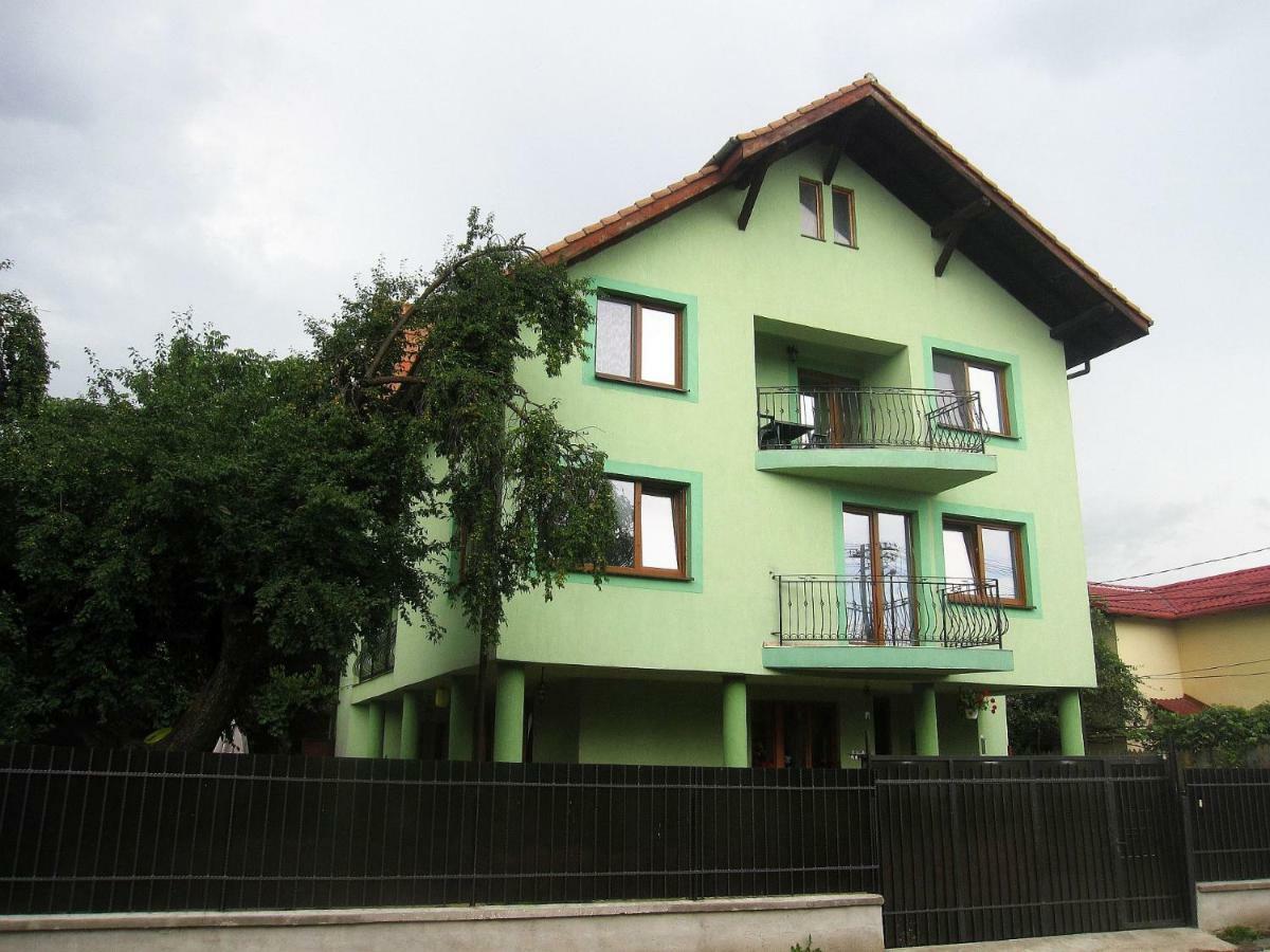 Smb Holiday Apartment Braşov Buitenkant foto
